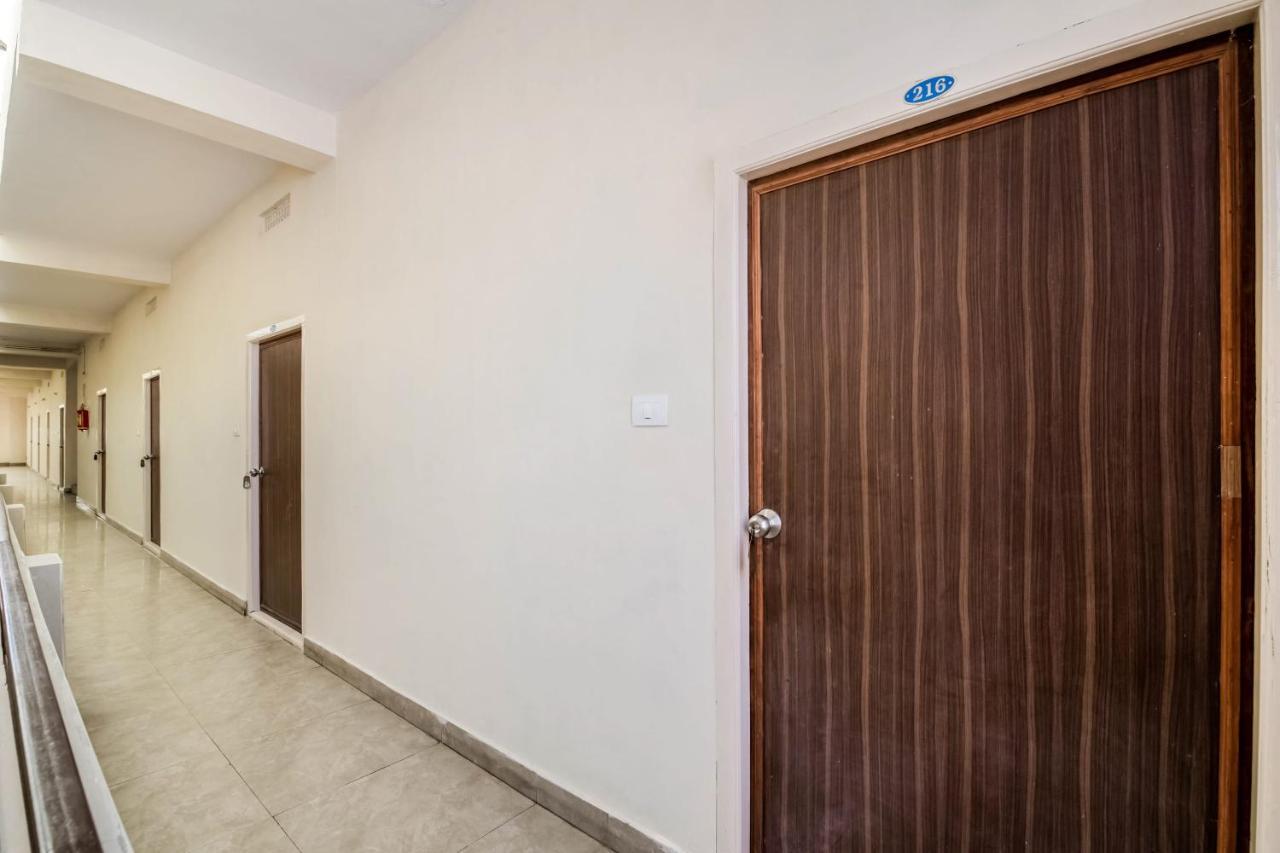 Super Oyo G P Residency Hotel Kakinada Exterior photo