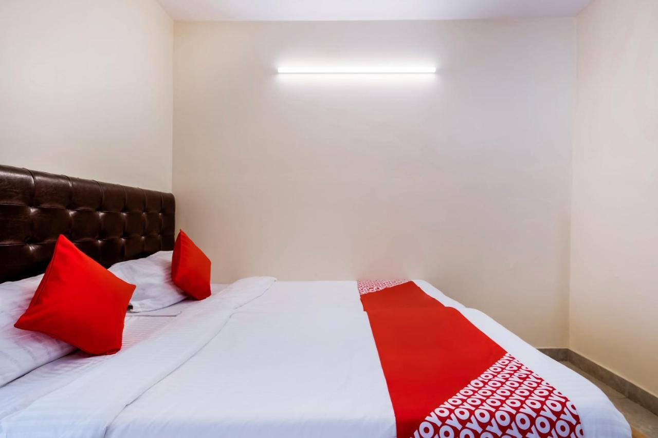 Super Oyo G P Residency Hotel Kakinada Exterior photo